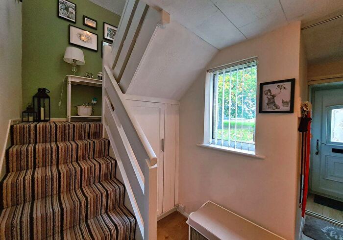 3 Bedroom End Of Terrace House For Sale In St Martins Close, Lordshill, SO16