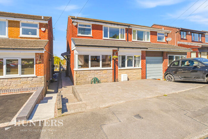 3 Bedroom Semi Detached House For Sale In Ashdene Rise, Oldham, OL1