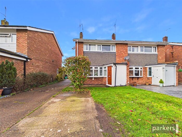 3 Bedroom Semi Detached House For Sale In Austin Road, Woodley, Reading, Berkshire, RG5