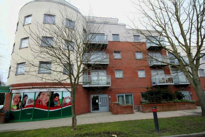 2 Bedroom Flat To Rent In Kenton Road, HA3