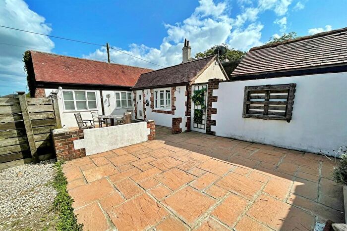 2 Bedroom Detached Bungalow To Rent In East Burton, BH20