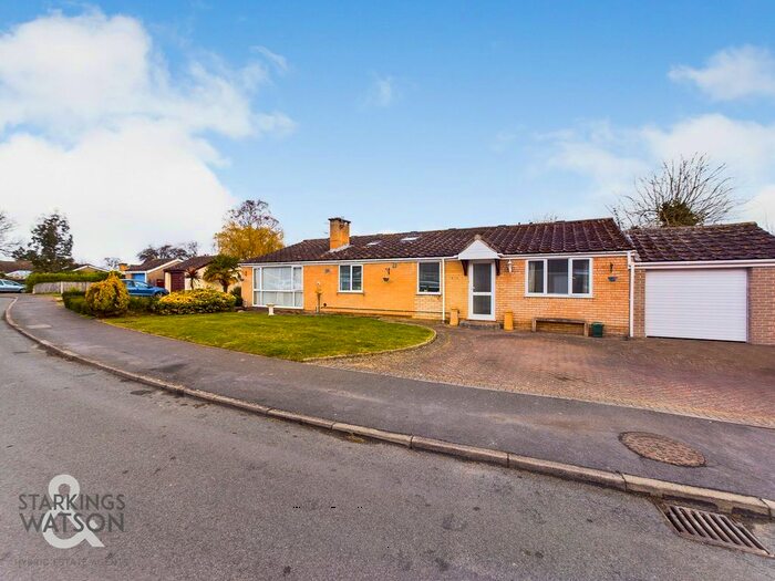 4 Bedroom Detached Bungalow For Sale In St. Michaels Way, Brundall, Norwich, NR13