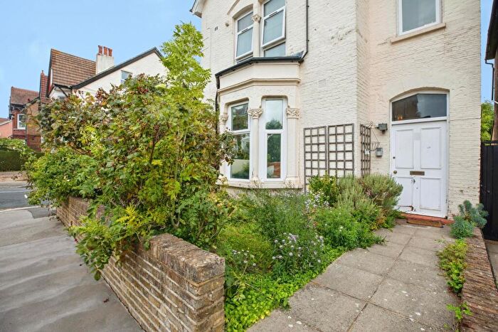 1 Bedroom Apartment To Rent In Upper Grove, London, SE25
