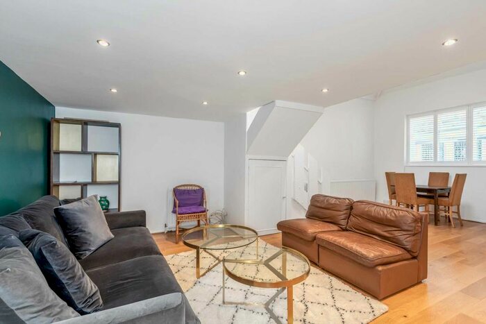 1 Bedroom Flat To Rent In Dove Mews, South Kensington, SW5