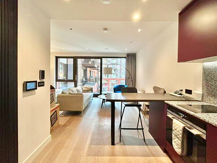 Studio To Rent In Viaduct Gardens, London, SW11