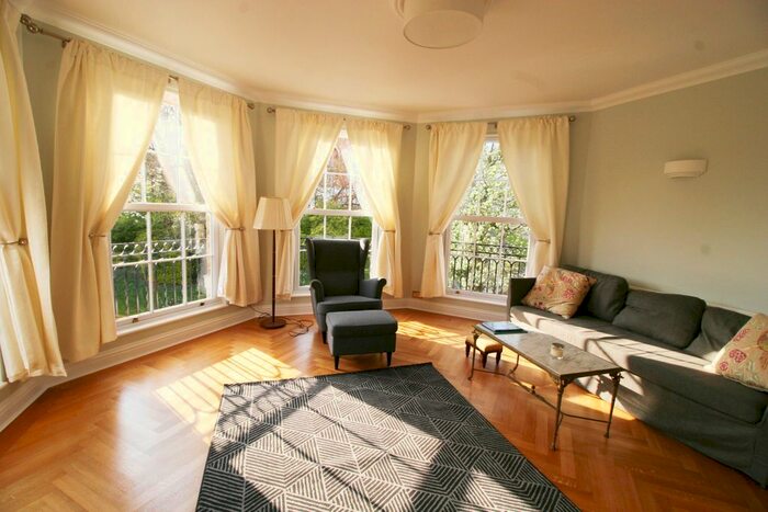 2 Bedroom Flat To Rent In Southlands Drive, London, SW19