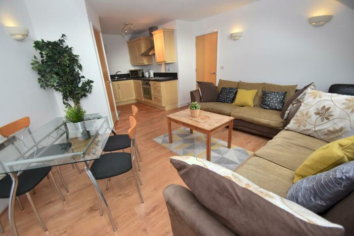 2 Bedroom Flat To Rent In The Grand, Westgate Street, Cardiff, CF10