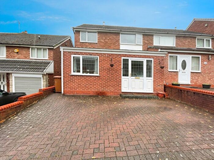 5 Bedroom Semi-Detached House For Sale In Nevison Grove, Birmingham, B43
