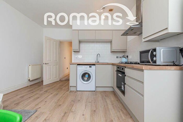 2 Bedroom Apartment To Rent In North Street, Bedminster, BS3
