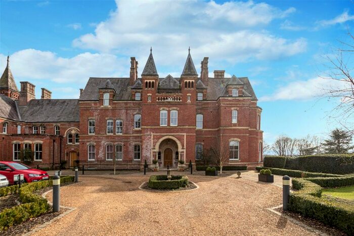 3 Bedroom Flat For Sale In Hastings Road, Hawkhurst, Cranbrook, Kent, TN18