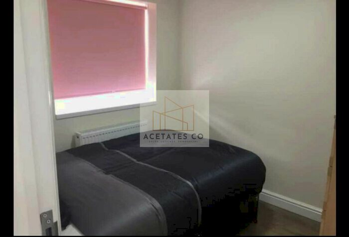 6 Bedroom Terraced House To Rent In Atkinson Road, Canning Town, London, E16