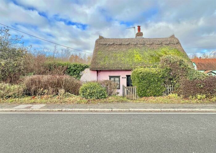 3 Bedroom Cottage For Sale In Main Road, Great Leighs, Chelmsford, CM3