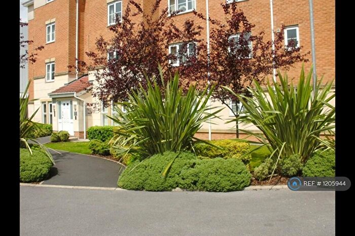 2 Bedroom Flat To Rent In Reddish, Stockport, SK5