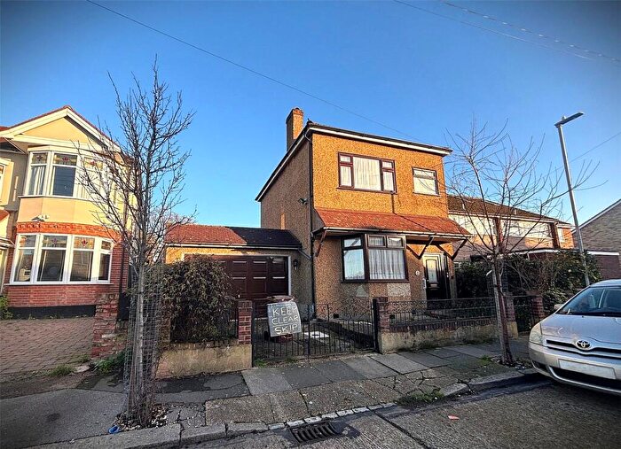 3 Bedroom Detached House For Sale In Morley Road, Chadwell Heath, RM6