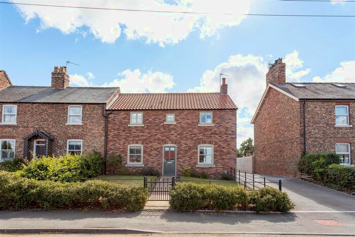 3 Bedroom Semi-Detached House For Sale In North End, Raskelf, York, YO61