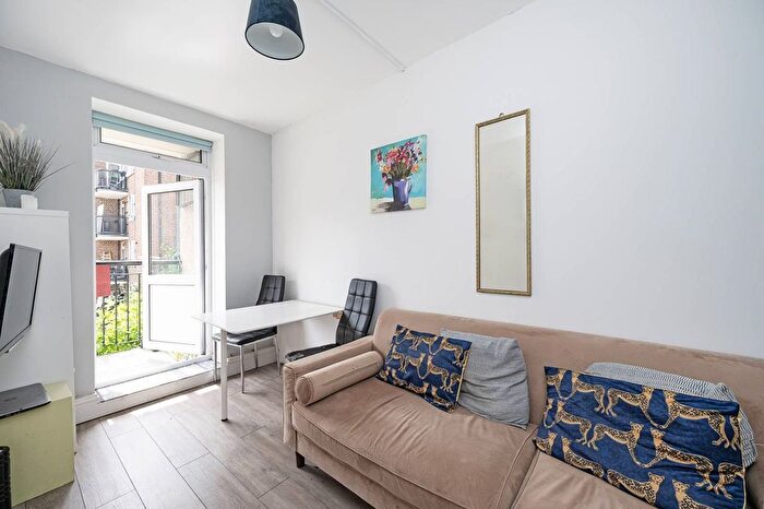 4 Bedroom Flat For Sale In Hadfield House, Ellen Street, Aldgate, London, E1
