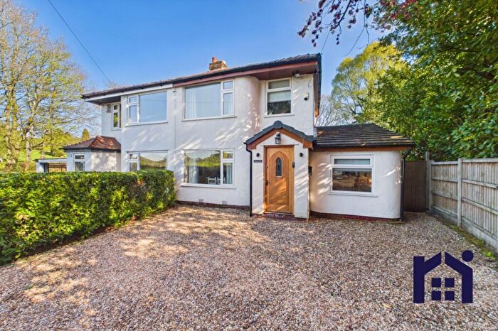 3 Bedroom Semi-Detached House For Sale In Dawson Lane, Whittle-Le-Woods, PR6