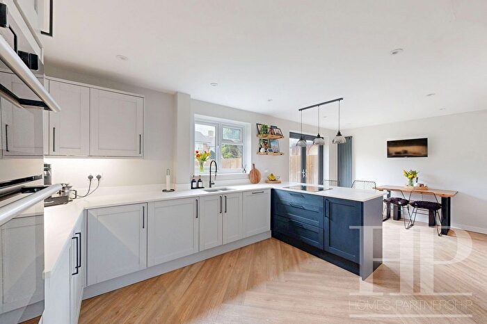 3 Bedroom End Terrace House For Sale In Rillside, Crawley, RH10