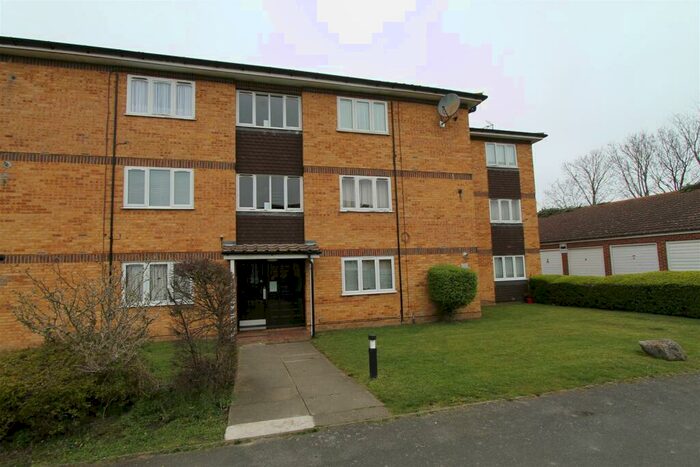 2 Bedroom Flat To Rent In Fox Hollow Drive, Bexleyheath, DA7