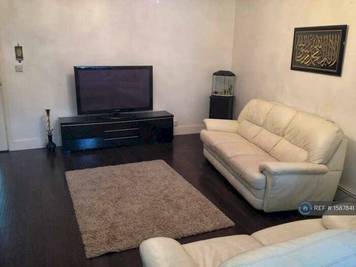 3 Bedroom Terraced House To Rent In Chestnut Avenue, London, E7