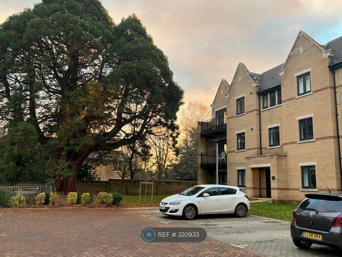 2 Bedroom Flat To Rent In Clara Court, Watford, WD17