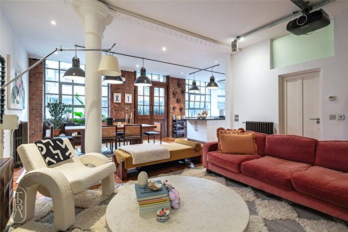 4 Bedroom Flat For Sale In Shepherdess Walk, London, N1