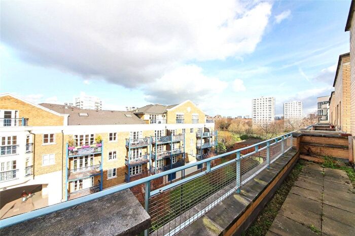 1 Bedroom Flat For Sale In Roy Square, London, E14