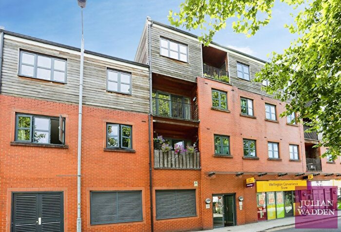 2 Bedroom Flat For Sale In Wellington Street, Stockport, SK1