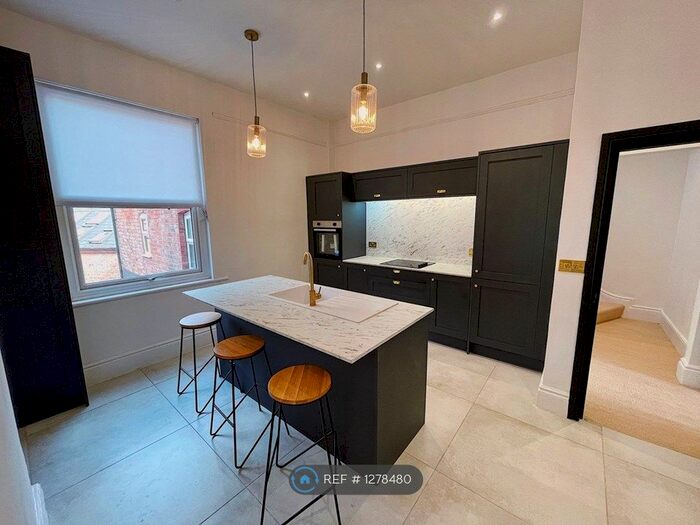 3 Bedroom Flat To Rent In Woodborough Road, Nottingham NG3