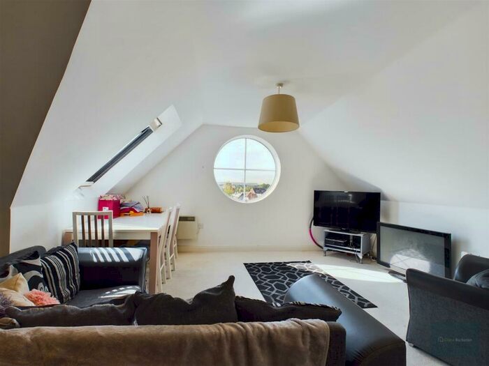 2 Bedroom Apartment For Sale In Ushers Court, Trowbridge, BA14