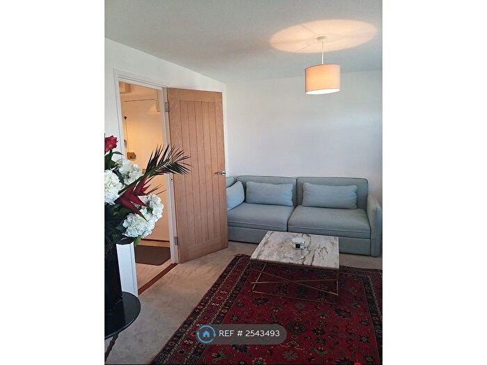 1 Bedroom Flat To Rent In Ashdown Way, London, SW17