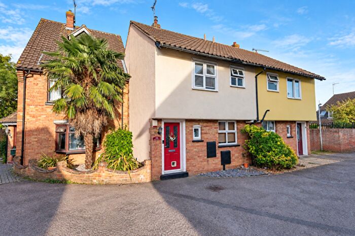 3 Bedroom Terraced House For Sale In Crouch Street, Noak Bridge, SS15