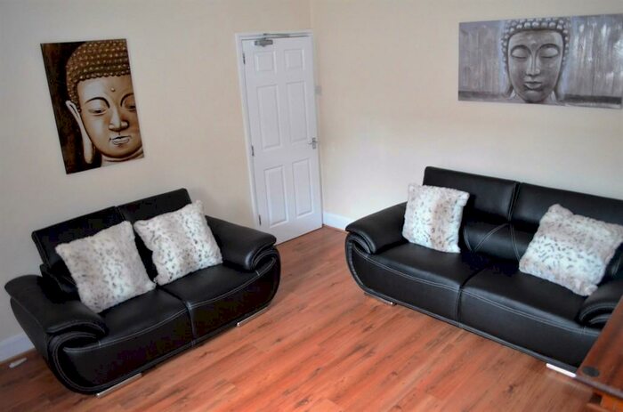 6 Bedroom Terraced House To Rent In Holmside Place, Heaton, NE6