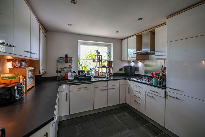 2 Bedroom Flat For Sale In Merchants Quay, Bristol, BS1