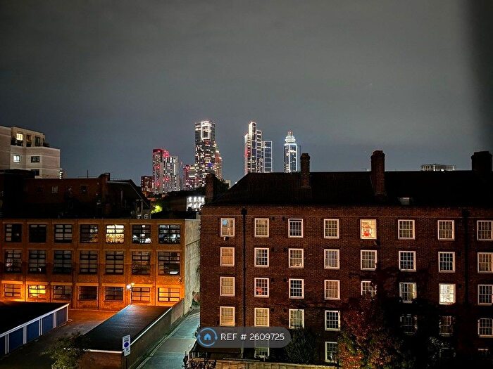3 Bedroom Flat To Rent In Duffel House, London, SE11