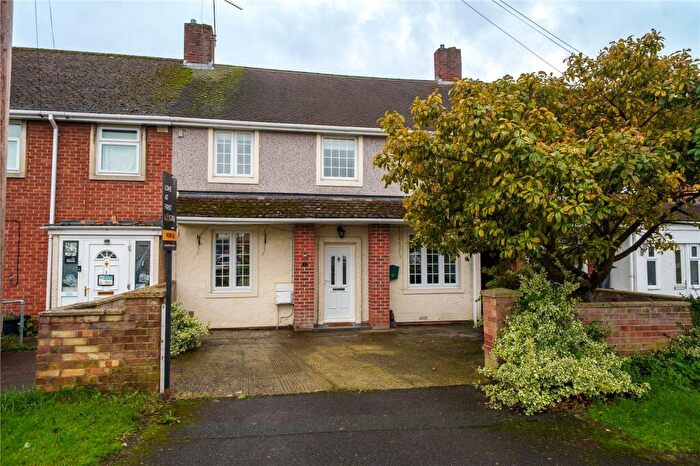 4 Bedroom Terraced House For Sale In Cedars Close, Swindon, Wiltshire, SN2