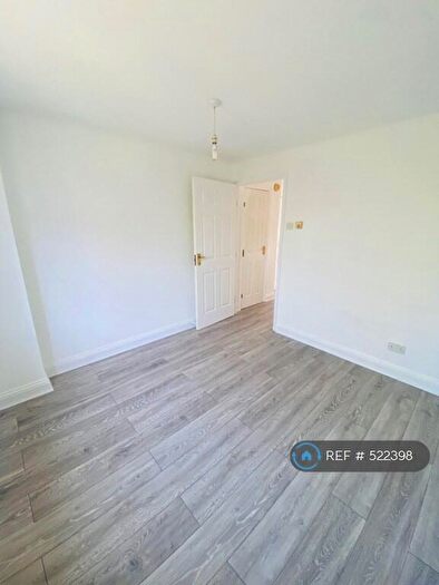 1 Bedroom Flat To Rent In Bartholomew Drive, Romford, RM3