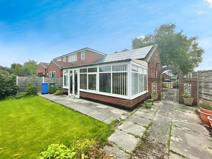 2 Bedroom Bungalow For Sale In Haweswater Close, Denton, Manchester, Greater Manchester, M34