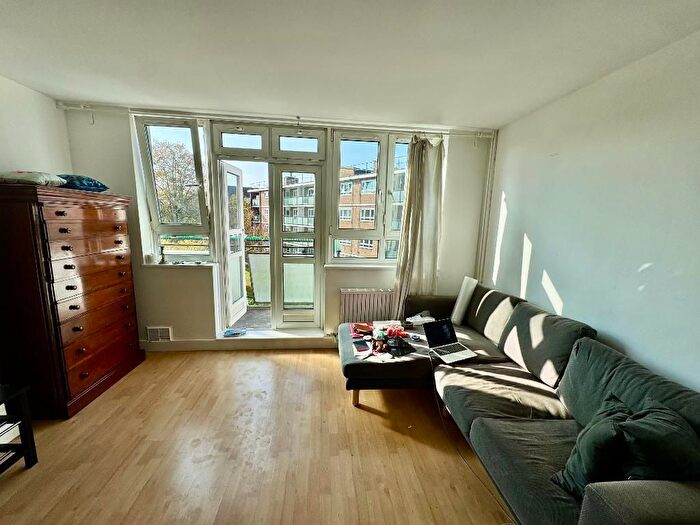 2 Bedroom Flat To Rent In Cassidy Road, London, SW6