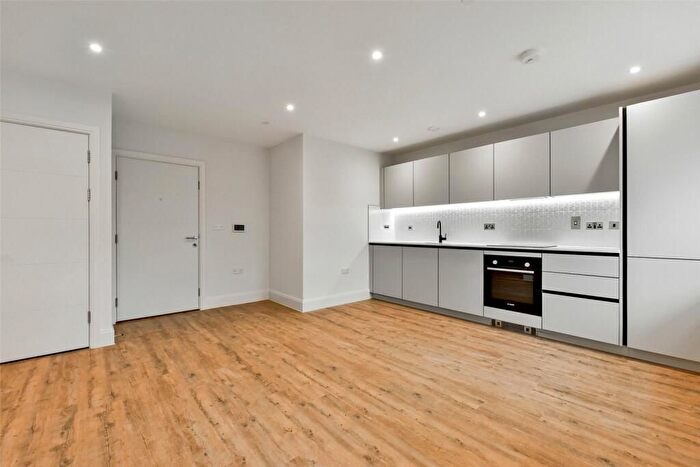 1 Bedroom Flat To Rent In Memorial Avenue, Slough, SL1