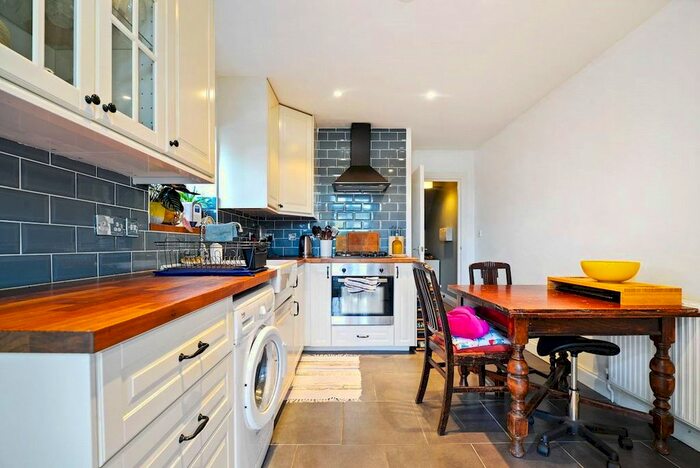 1 Bedroom Flat To Rent In White Hart Lane, London N17