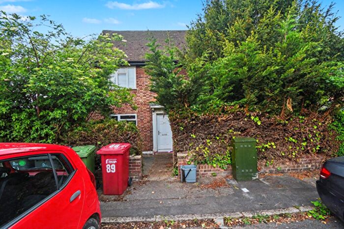 2 Bedroom Flat For Sale In Beechwood Gardens, Slough, SL1