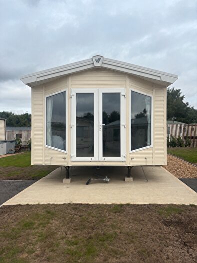 2 Bedroom Mobile/park Home For Sale In Vicarage Lane, Long Sutton, Spalding, PE12