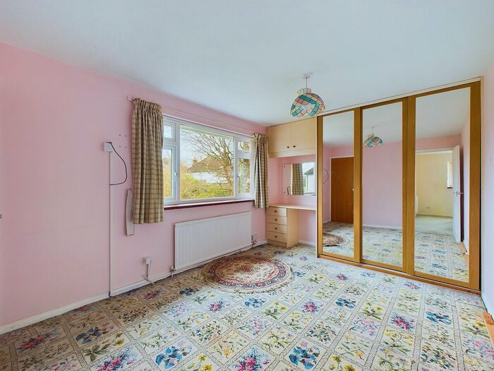 3 Bedroom Detached House For Sale In Locationlocation! Cricketfield Road, Horsham, West Sussex, RH12