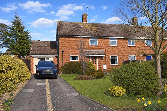 4 Bedroom Semi Detached House For Sale In Masefield Crescent, Balderton, NG24