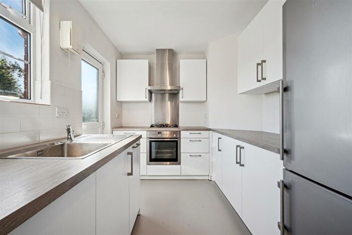 3 Bedroom Flat To Rent In St Catherines Court, Bedford Road, London, W4