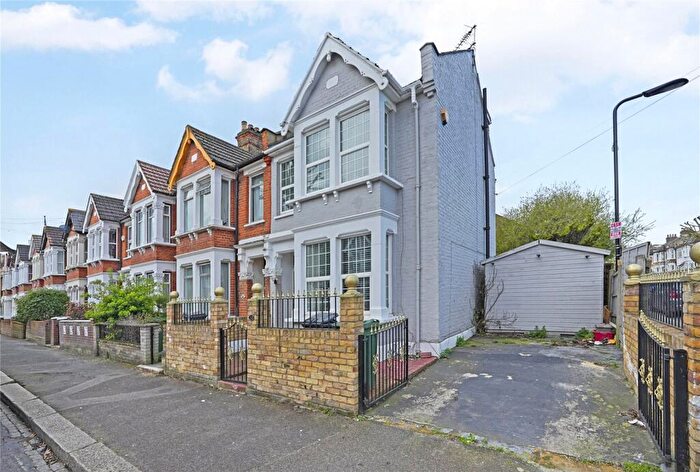 5 Bedroom End Of Terrace House For Sale In Peterborough Road, Leyton, London, E10