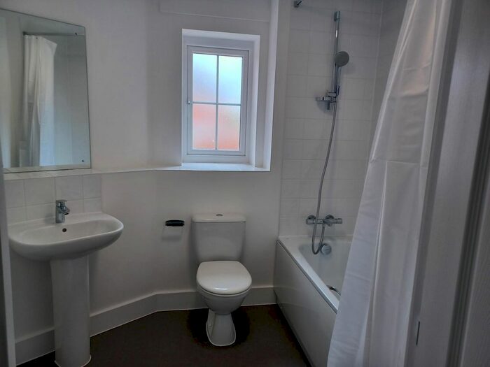 2 Bedroom Flat To Rent In Raven Way, Shrivenham, Swindon, SN6