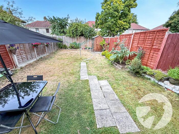 3 Bedroom End Of Terrace House For Sale In Will Crooks Gardens, London, SE9