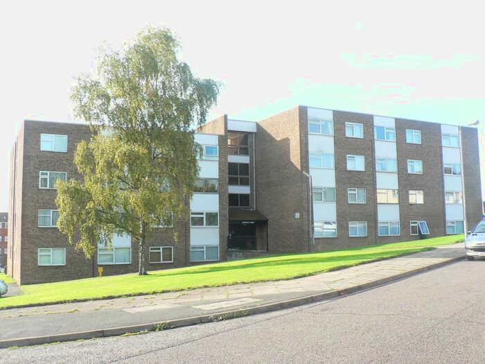 2 Bedroom Flat To Rent In Handcross Road, Wigmore, Luton, LU2